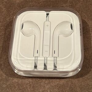 NIP Apple Wired EarPods